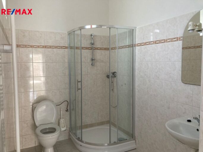 2470010.jpeg 2470010.jpeg