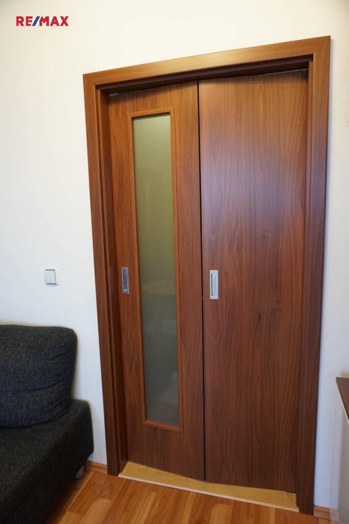 Prodej bytu po kompletní rekonstrukci 3 +1 - obrázek 14