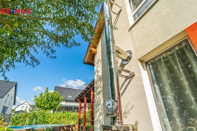 3033861.jpg 3033861.jpg