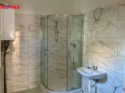 2470007.jpeg 2470007.jpeg