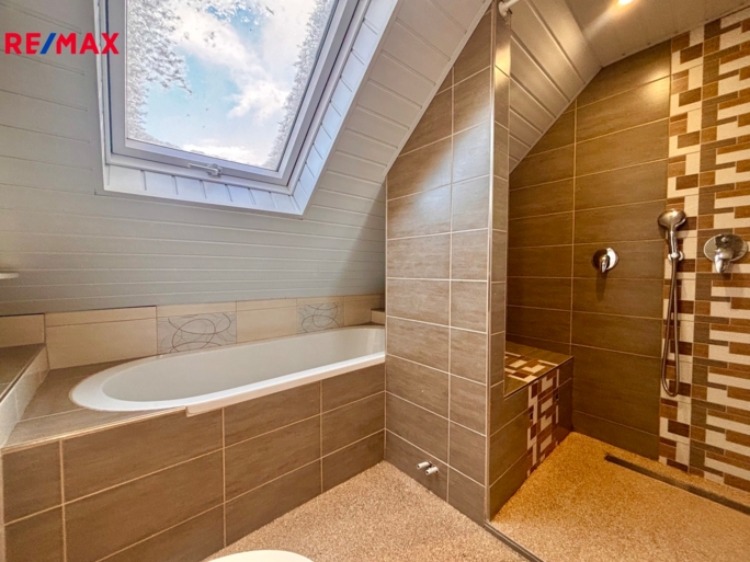 3142311.jpg 3142311.jpg