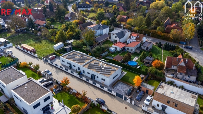 3084211.jpg 3084211.jpg