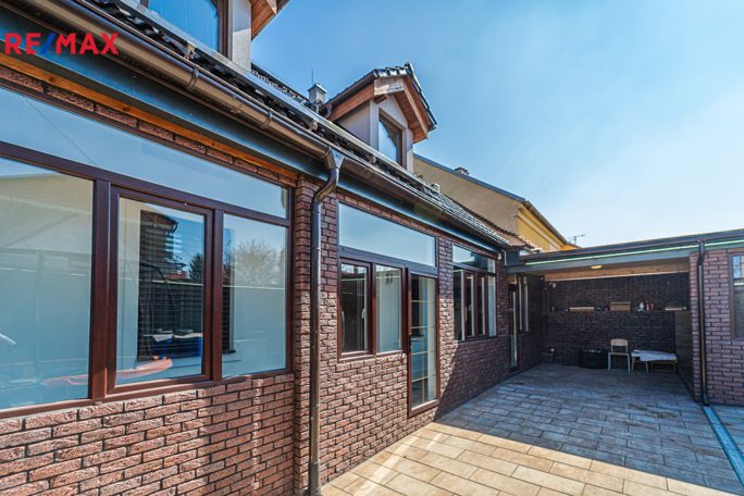 2740085.jpg 2740085.jpg