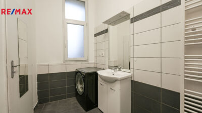 2090235.jpg 2090235.jpg