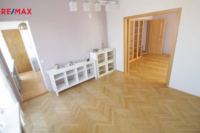 Pronájem bytu 4+1, 104 m2, Brno - obrázek 9