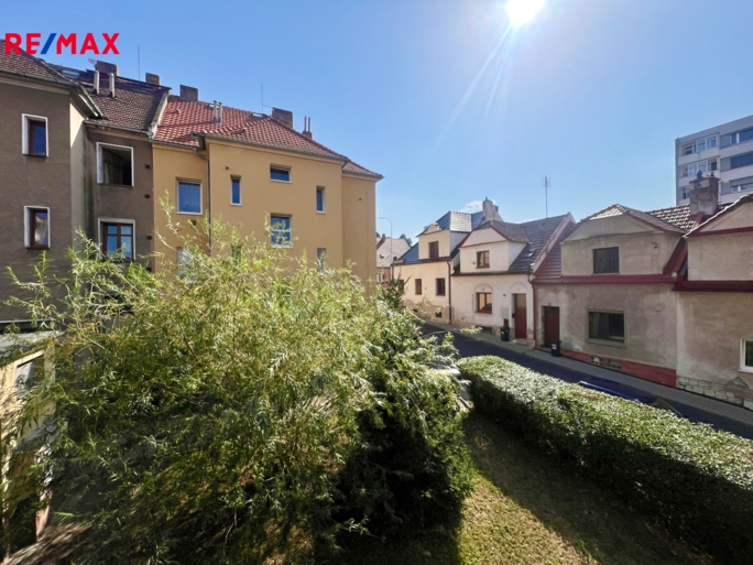 2984876.jpeg 2984876.jpeg