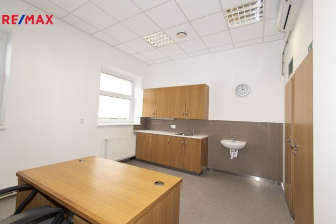 Pronájem prostoru kanceláří, 154 m2, Brno - obrázek 16