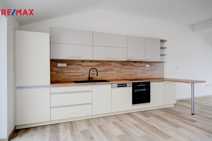 Prodej bytu 2+kk, 75 m2, Vilémovice