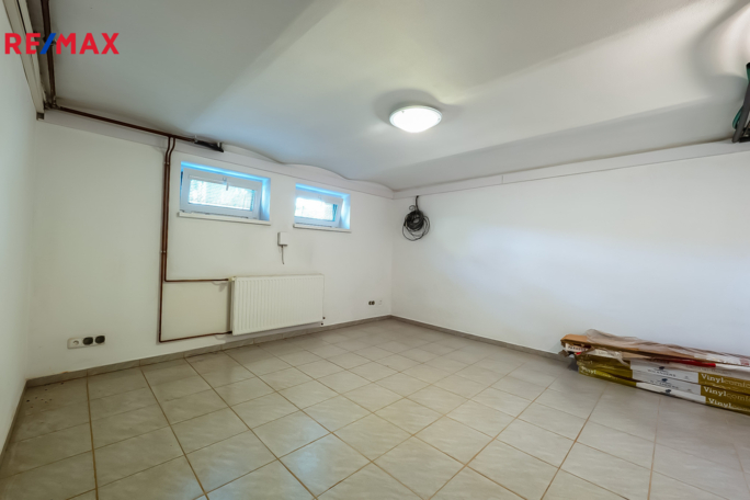 Prodej rodinného domu, 351 m2, Uherské Hradiště - obrázek 37