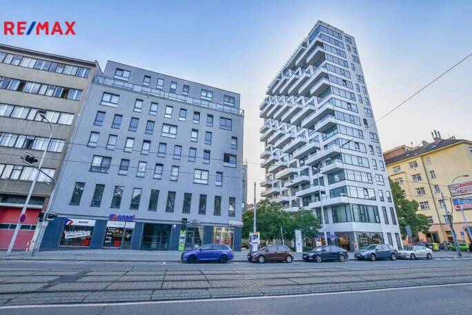 Pronájem garážového stání, 16 m2, Brno Pronájem garážového stání, 16 m2, Brno