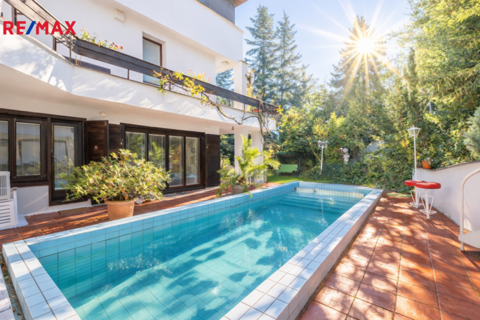 Prodej vily, 950 m2, Praha