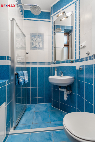 2713053.jpg 2713053.jpg