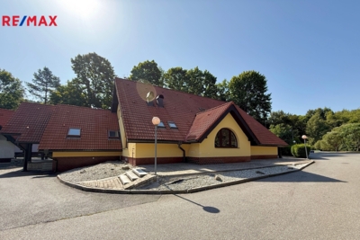 2957836.jpg 2957836.jpg