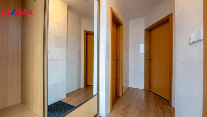 Prodej rodinného domu, 198 m2, Černá Hora - obrázek 38