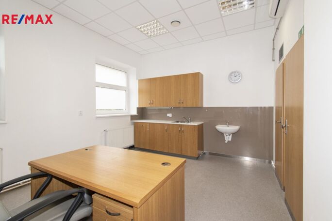 Pronájem prostoru kanceláří, 154 m2, Brno - obrázek 9