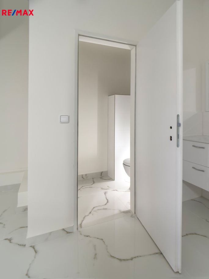 Pronájem obchodního prostoru, 39 m2, Rousínov - obrázek 2