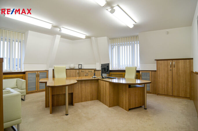 Prodej prostoru kanceláří, 192 m2, Břeclav