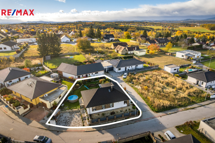 3073173.jpg 3073173.jpg