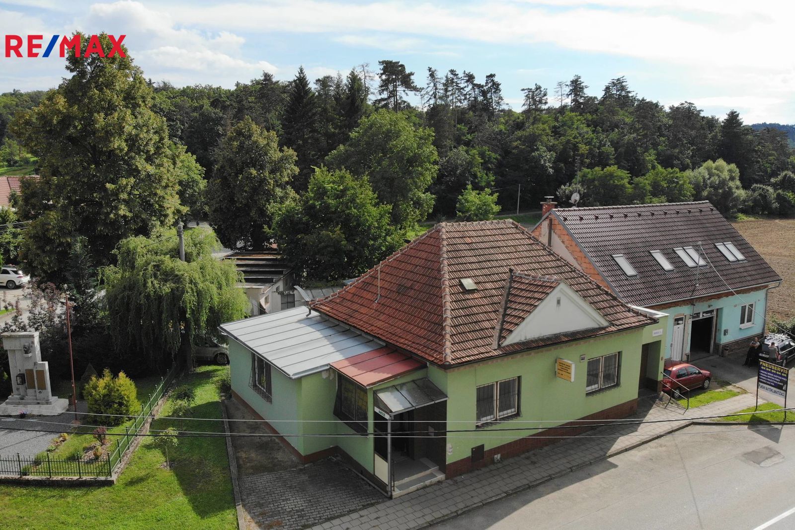 Prodej obchodního prostoru, 280 m2, Silůvky